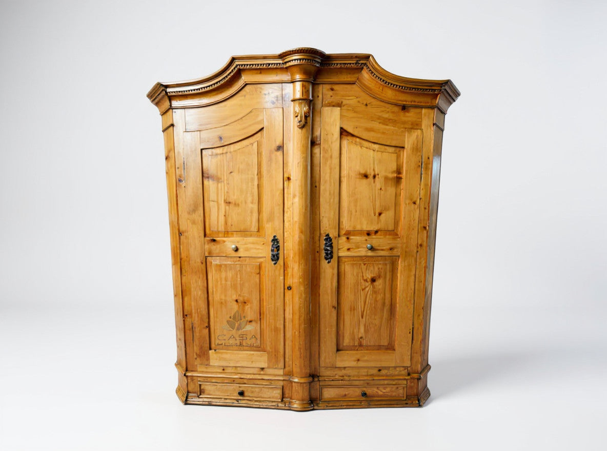 Antiker Bodenseeschrank um 1750 – zweiteiliger Bauernschrank aus Massivholz (Thurgau) | CASA ROMANO