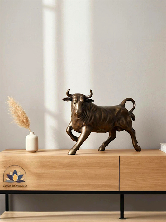 Stierfigur Bronzeoptik – Dekorative Skulptur aus Aluminium 57 cm | CASA ROMANO
