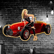 Blechschild Pin-up mit Sportwagen – Retro Metallschild 27x40 | CASA ROMANO