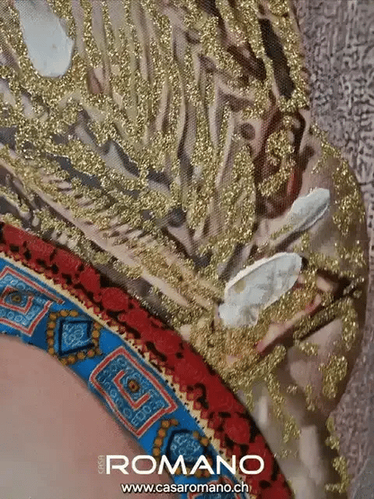 „Tianna“ – Handbemaltes 3D-Leinwandbild mit Textil-Kopftuch