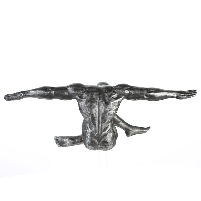 Skulptur „Cliffhanger“ – silberfarben, Kunstharz (12 x 33)