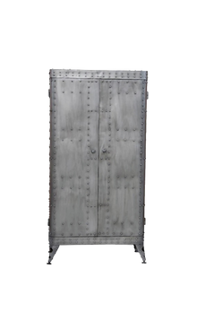 Schrank „Aviation“ – Industrial Design aus recyceltem Metall | CASA ROMANO