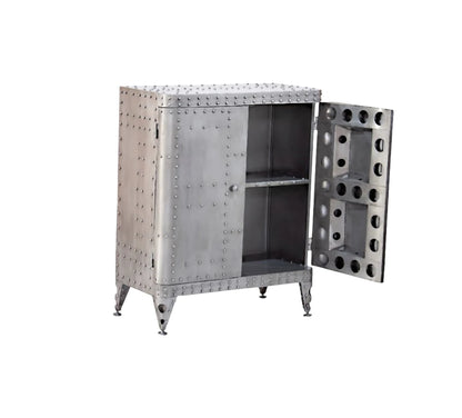 Sideboard „Aviation“ – Industrial Design aus recyceltem Metall