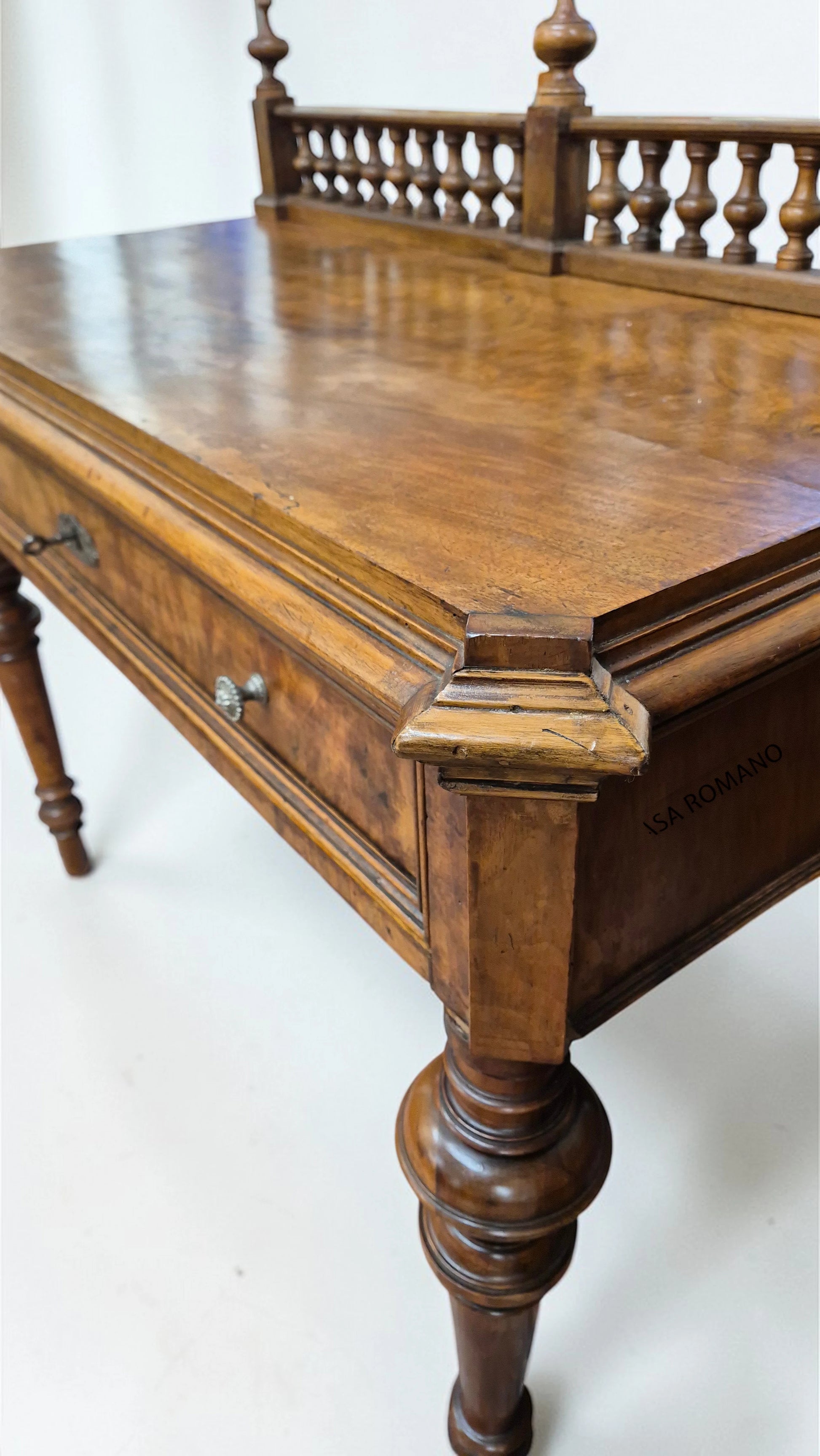 Antiker Schreibtisch aus Massivholz – eleganter antiker Tisch mit Schublade | CASA ROMANO