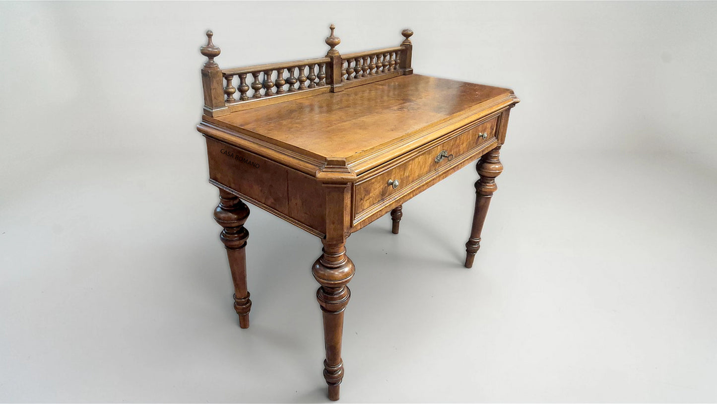 Antiker Schreibtisch aus Massivholz – eleganter antiker Tisch mit Schublade | CASA ROMANO