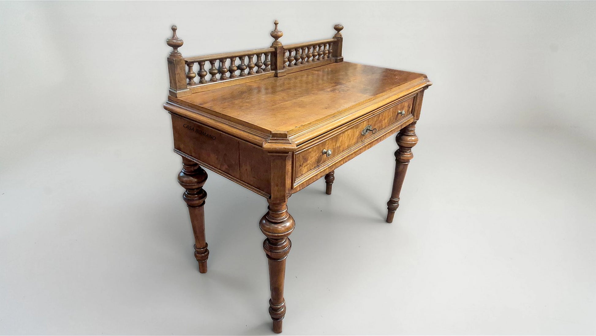 Antiker Schreibtisch aus Massivholz – eleganter antiker Tisch mit Schublade | CASA ROMANO