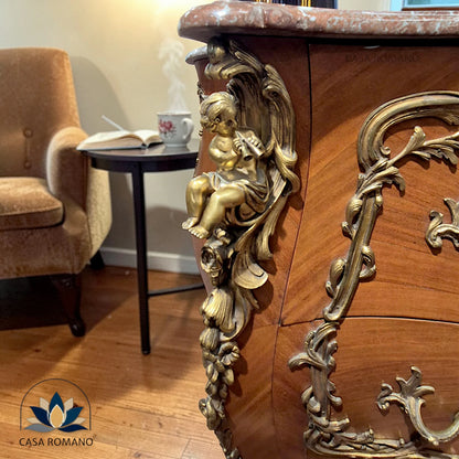 Antike Louis XV Kommode mit Bronze-Appliken und Marmorplatte | CASA ROMANO