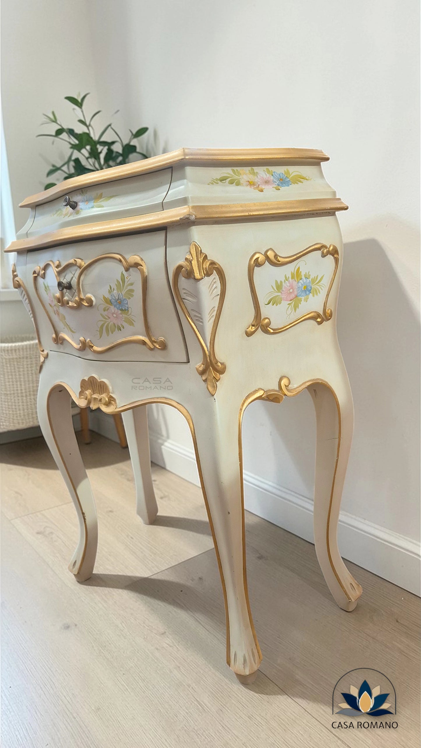 Venezianischer Nachttisch handbemalt – Rococo Stilmöbel mit Schublade | CASA ROMANO